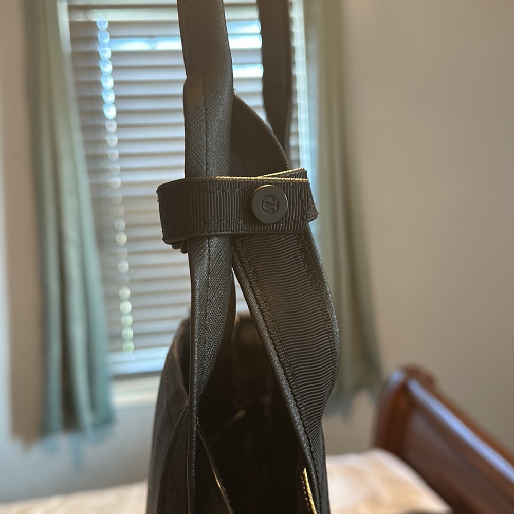 Lululemon Bag View 3